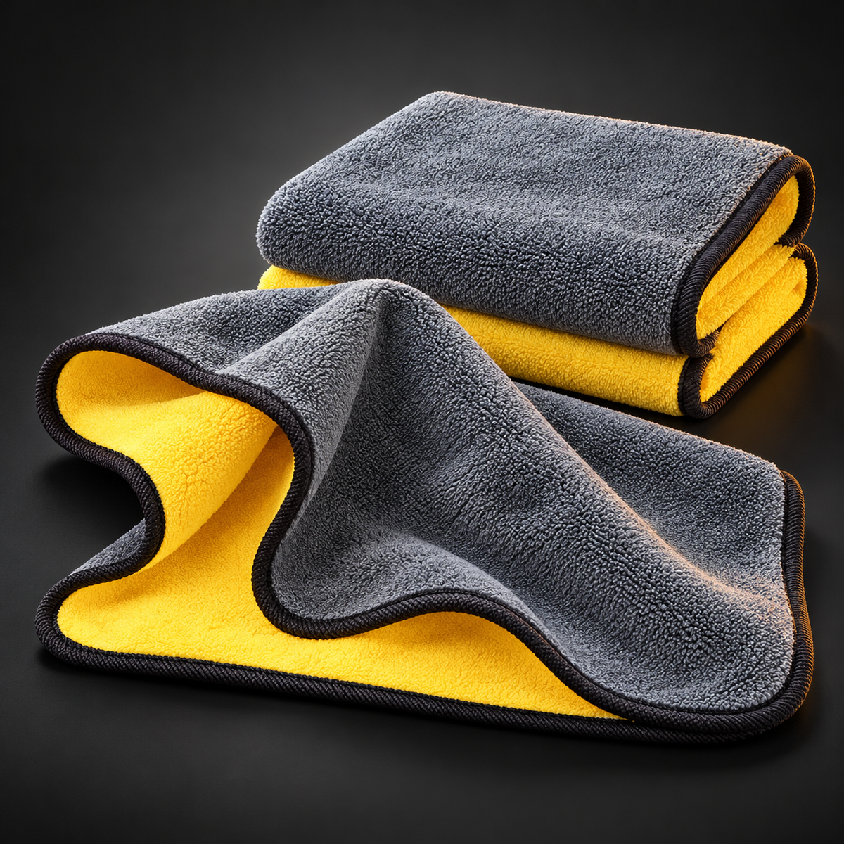 Chiffons microfibre double face, velours gris d'un côté et jaune de l'autre, bord surfilé